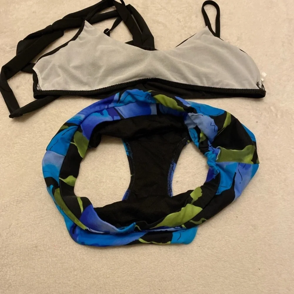 Chic Black and Blue Floral Bikini Set